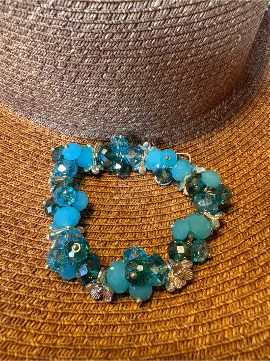 Jewelry - Turquoise Crystal Cluster & Silver Flowers Stretch Bracelet